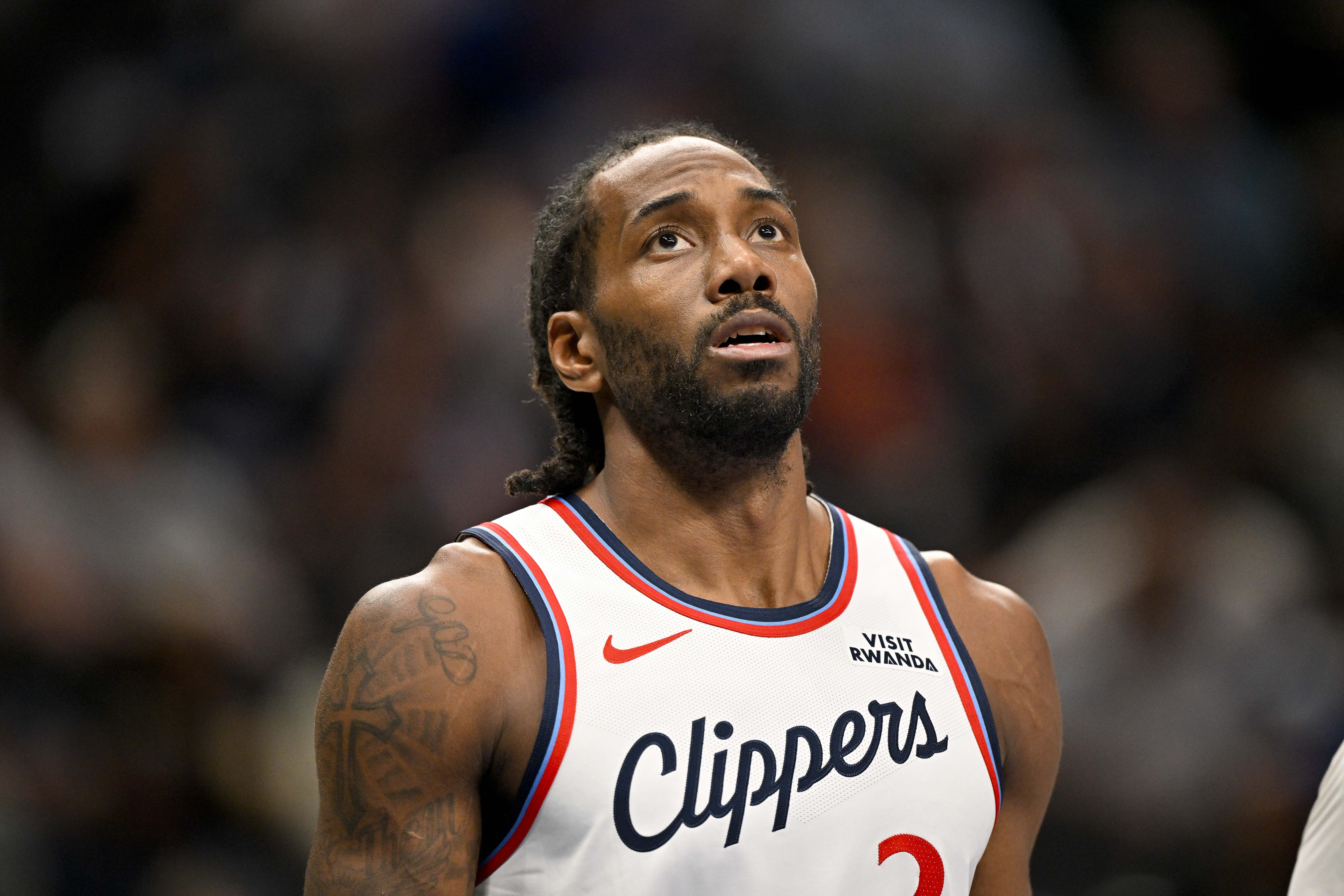 世界杯手机观看下载-今天没手感！伦纳德上半场8中3&amp;三分3中0仅得8分3板